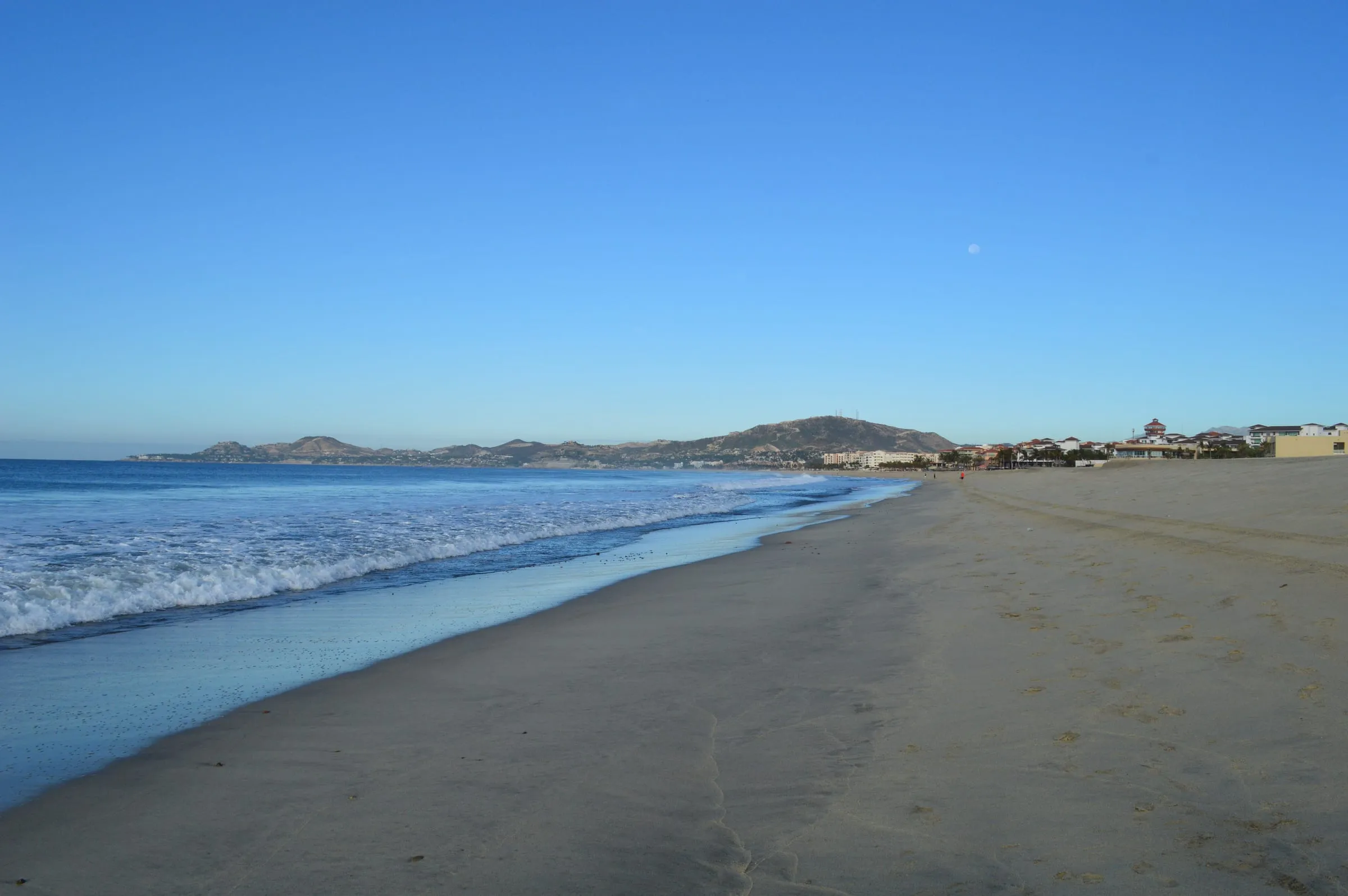 The long beach at San José del Cabo with the sierra in the distance