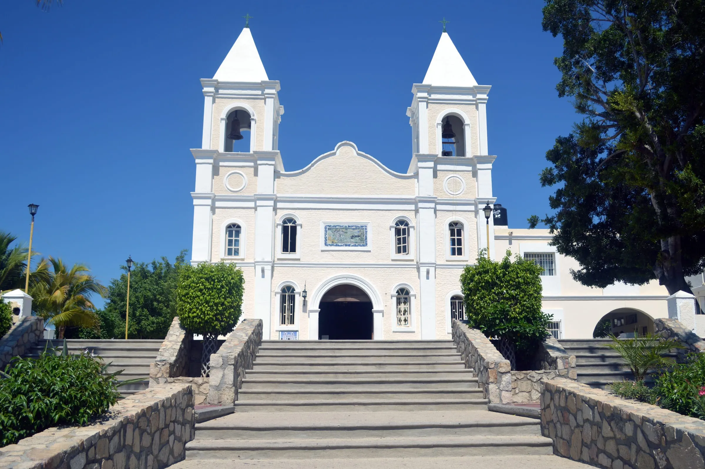 The twin-towered mission church on the plaza in San José del Cabo